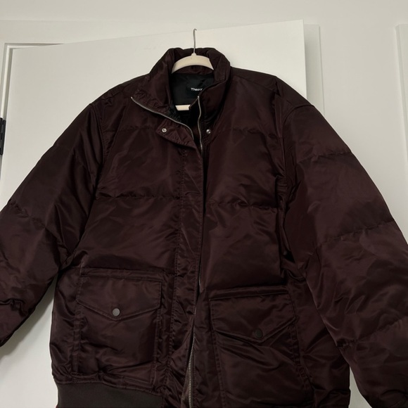 Theory Oversized Puffer Jacket in Maroon NWT Size M/L - Picture 2 of 6